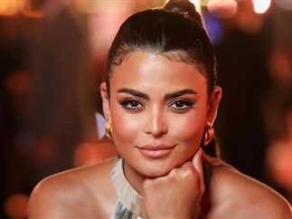 أسماء جلال تقاضي مصفف شعر بعد ذكر اسمها في فيديو اعتزاله