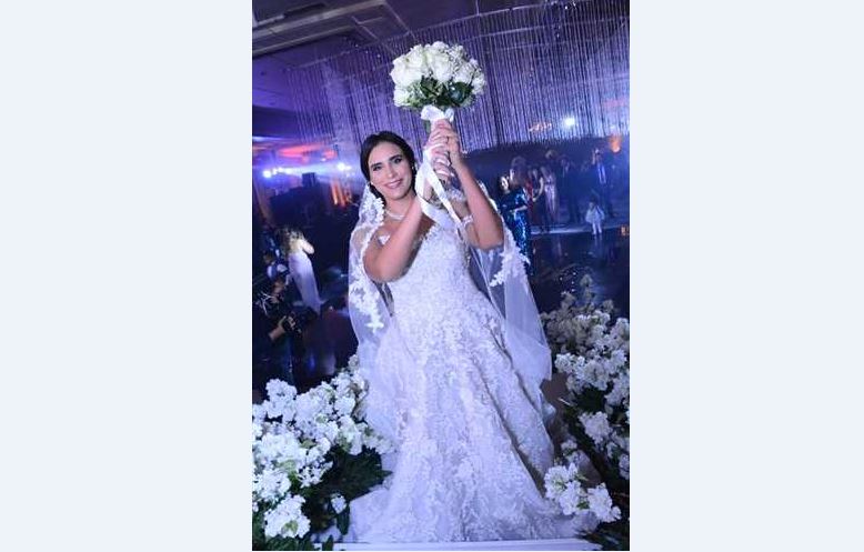 شاهدي حفل زفاف ابنة خالد عجاج.. هل أعجبك إطلالتها؟