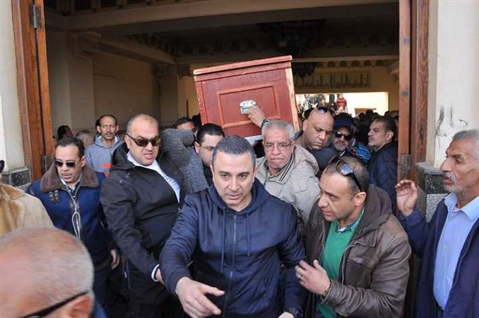 وفاة الفنان سعيد عبد الغني ولقطات م ؤث رة لنجله أمام الجثمان نواعم