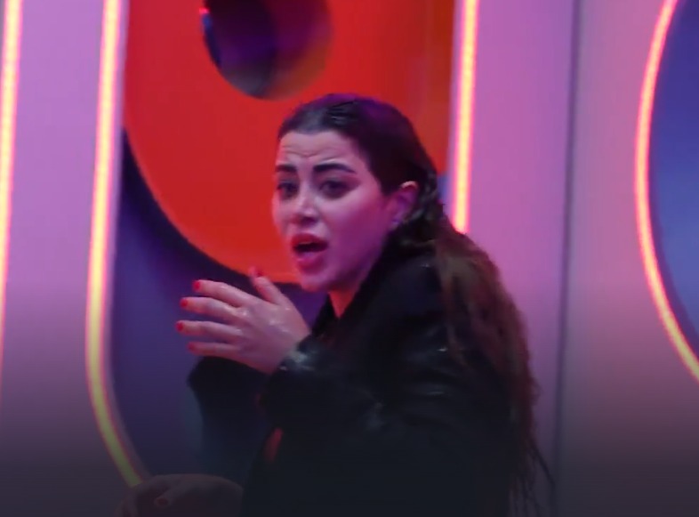 يارا السكري ترد... هل تسببت في انفصال تامر حسني عن بسمة بوسيل؟