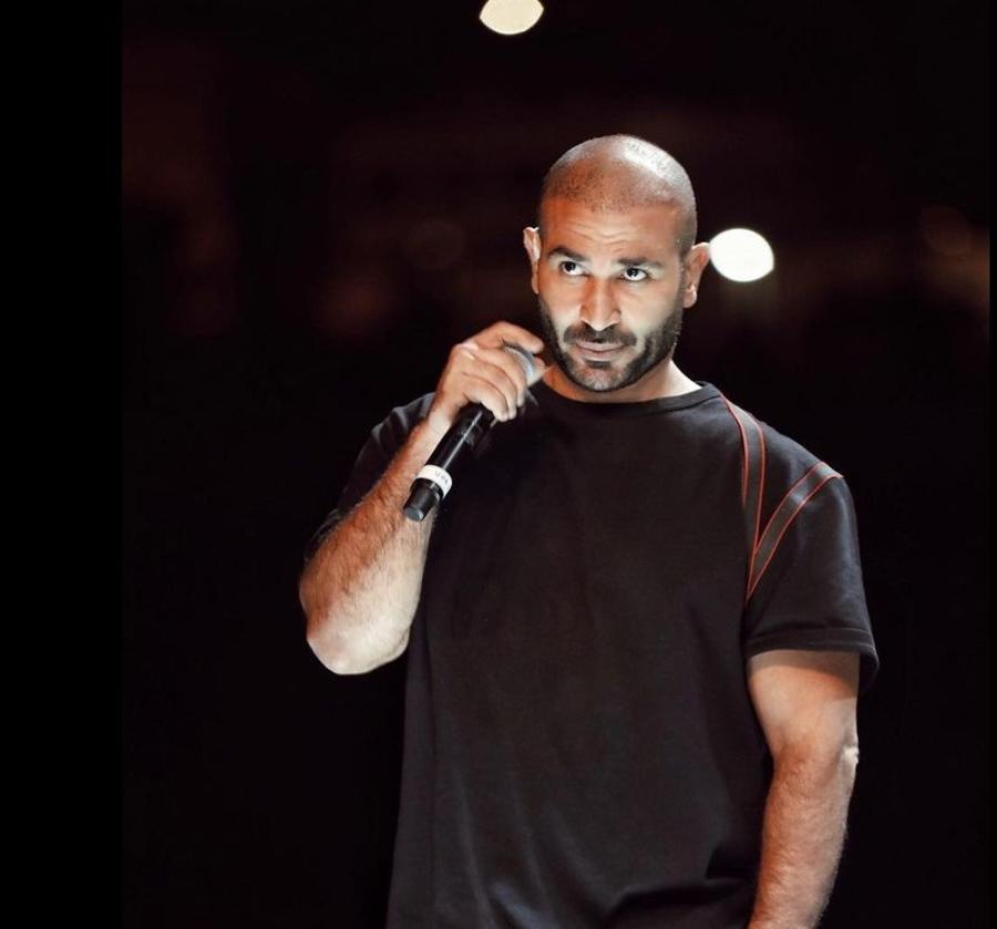 فيديو رقص أحمد سعد مع نجله أحمد على أغنية "دب دب" على المسرح | نواعم