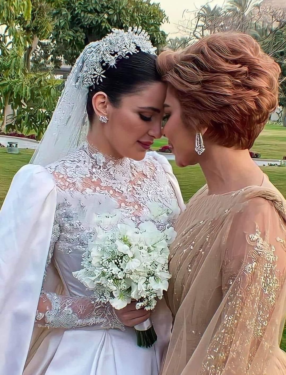 تعليق أصالة بعد حفل زفاف ابنتها شام الذهبي