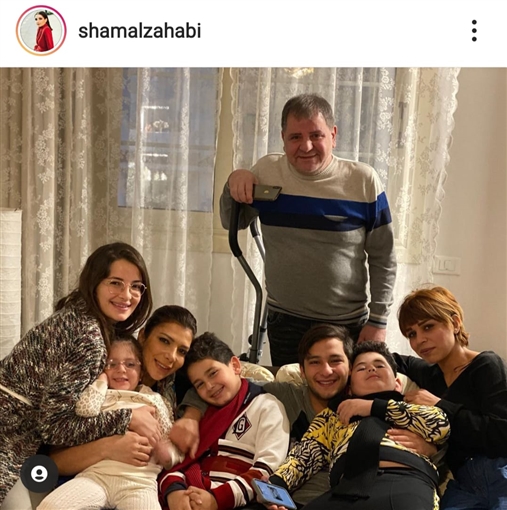 صورة تجمع أصالة وطليقها أيمن الذهبي وأبنائها