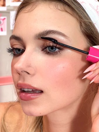 ماسكارا Lashlighter Up & Out من شيجلام تُعلن بدء الحصة الجمالية!