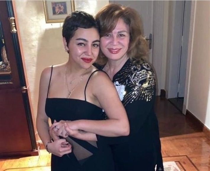 إلهام شاهين عن مشهد قبلة ابنة شقيقتها في فيلم 