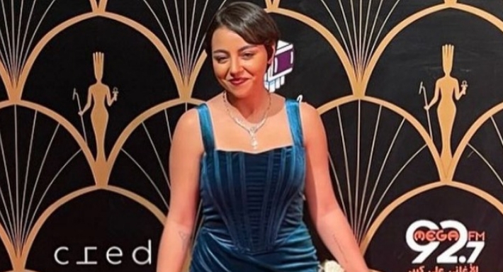 إلهام شاهين عن مشهد قبلة ابنة شقيقتها في فيلم 