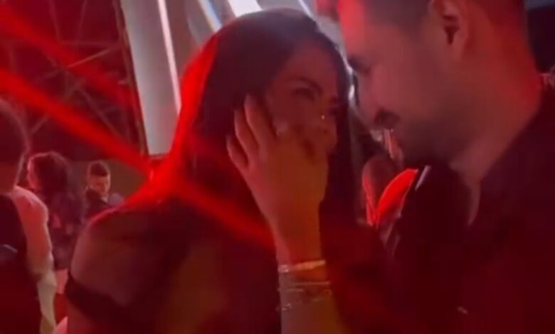 بعد وصلة الرقص... فيديو متداول لأسماء جلال وأمير المصري يؤديان العمرة سوياً