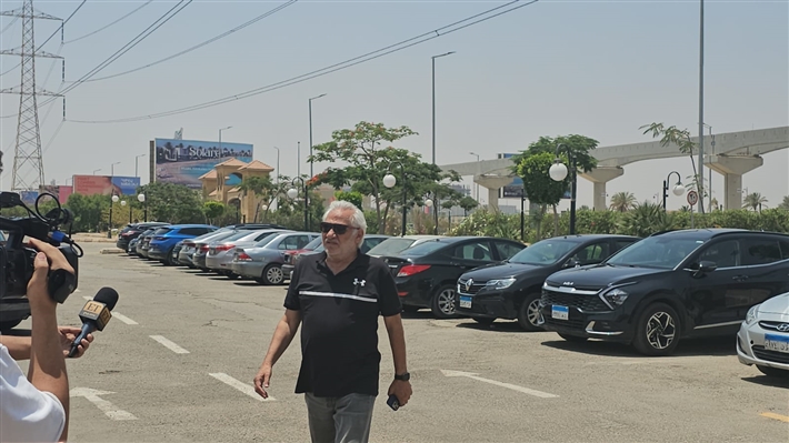 حميد الشاعري ومحمد محي ومنى عبد الغني أول حضور جنازة الراحل علاء عبد الخالق