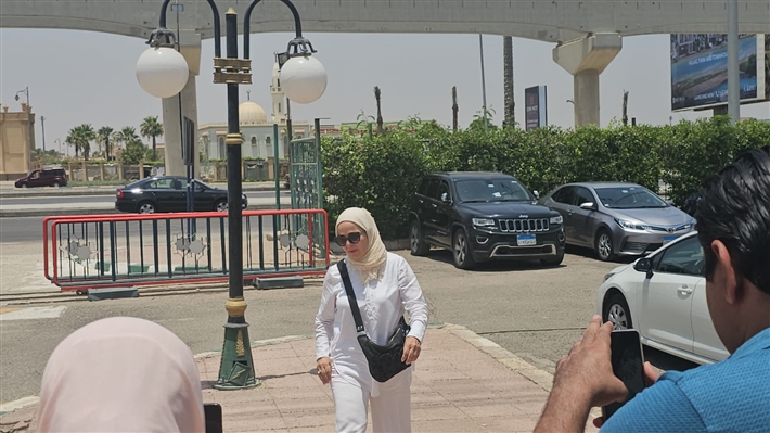 حميد الشاعري ومحمد محي ومنى عبد الغني أول حضور جنازة الراحل علاء عبد الخالق
