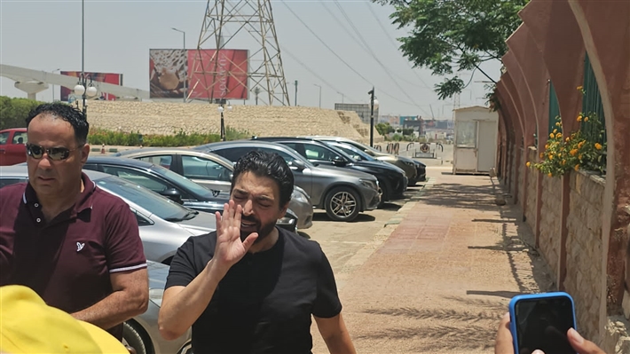 حميد الشاعري ومحمد محي ومنى عبد الغني أول حضور جنازة الراحل علاء عبد الخالق