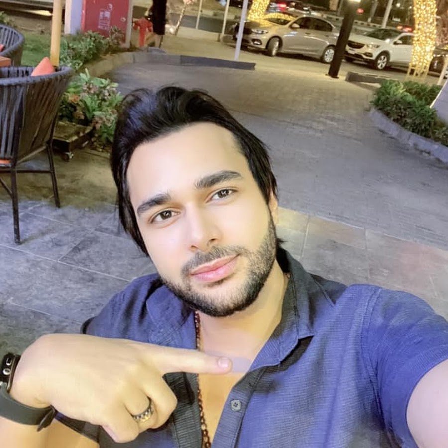 حبس محمود المهدي طليق منة عرفة بتهمة سب وقذف أشرف زكي وروجينا