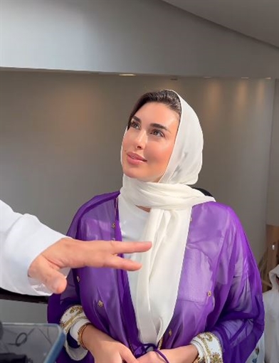 ياسمين صبري بالحجاب والعباءة في أحدث ظهور لها
