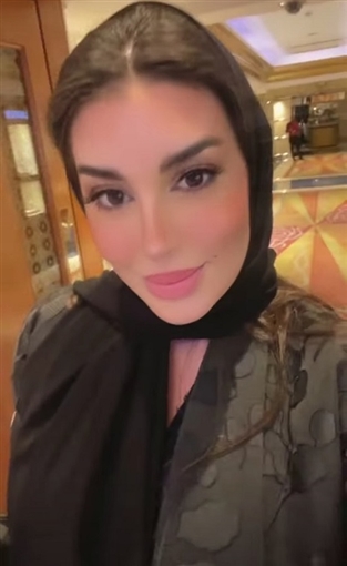 ياسمين صبري بالحجاب والعباءة في أحدث ظهور لها