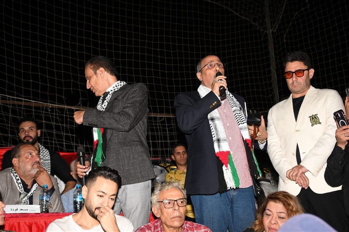 باسم سمرة ينفعل: افتحولنا الحدود هناكلهم ونموتهم