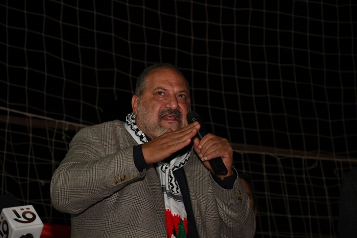 باسم سمرة ينفعل: افتحولنا الحدود هناكلهم ونموتهم