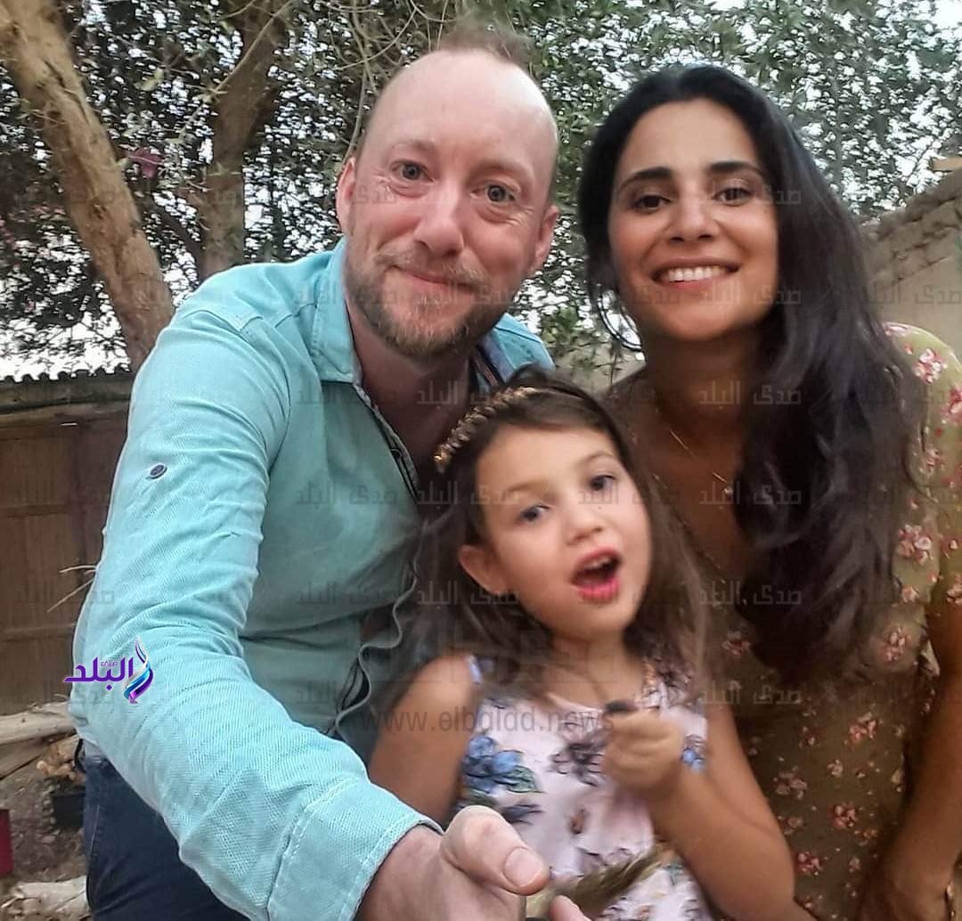 الظهور الأول لبنات عبلة كامل مع أزواجهن