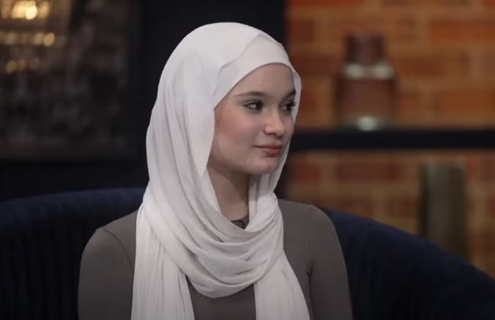 مروة عبد المنعم: اعترضت على حجاب ابنتي لأنها تحب الحياة وإذا خلعته لم أقف ضدها