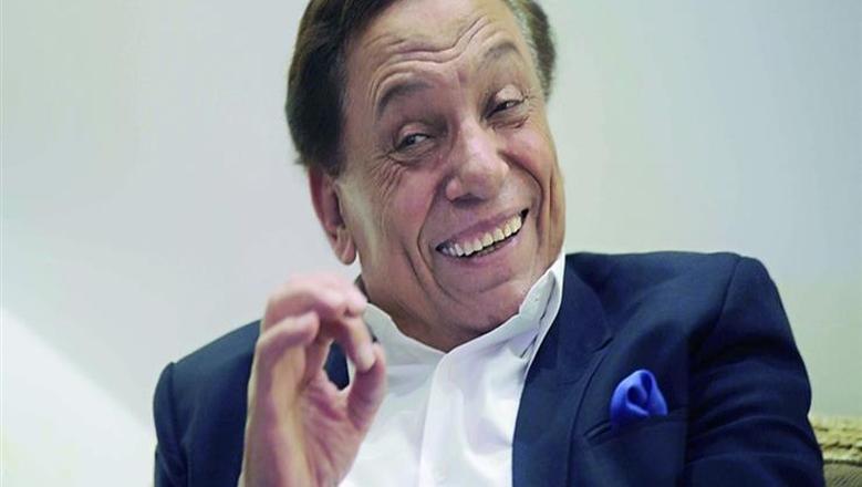 صورة... كواليس زيارة تركي آل الشيخ للزعيم عادل إمام في منزله