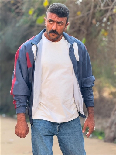 أحمد العوضي يفاجىء الجمهور بـ 