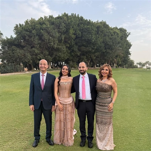 وجهاً لوجه… عمرو أديب أمام لميس الحديدي في حفل خطوبة نجلهما