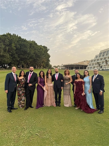 وجهاً لوجه… عمرو أديب أمام لميس الحديدي في حفل خطوبة نجلهما