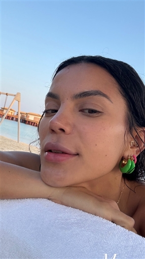 رومانسية بين هايدي خالد وهادي الباجوري... الصور الأولى من شهر العسل