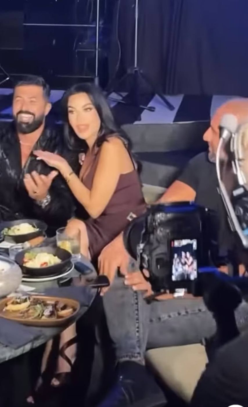 فيديو… تصرفات سيرين عبد النور مع سيف نبيل تضع زوجها في موقف محرج