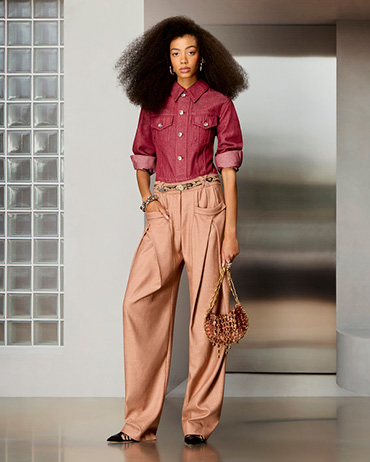 خزانة واحدة... وعشرات الشخصيات التي تشبهك