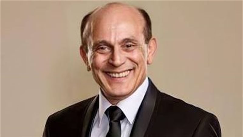 أشرف زكي يوضح حقيقة وفاة محمد صبحي