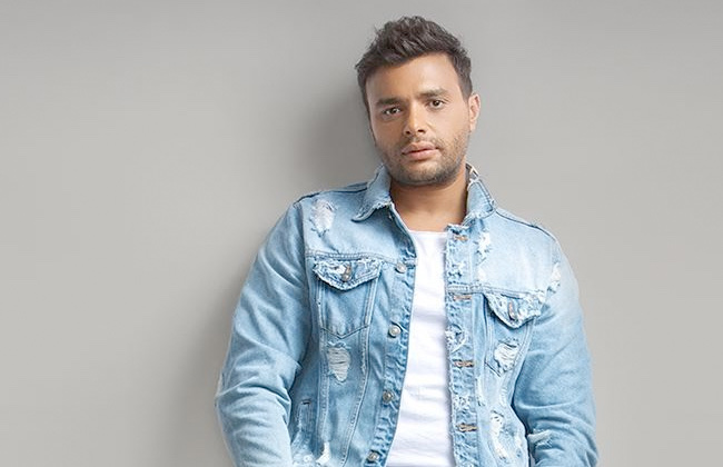عمرو دياب يواسي رامي صبري في وفاة شقيقه كريم