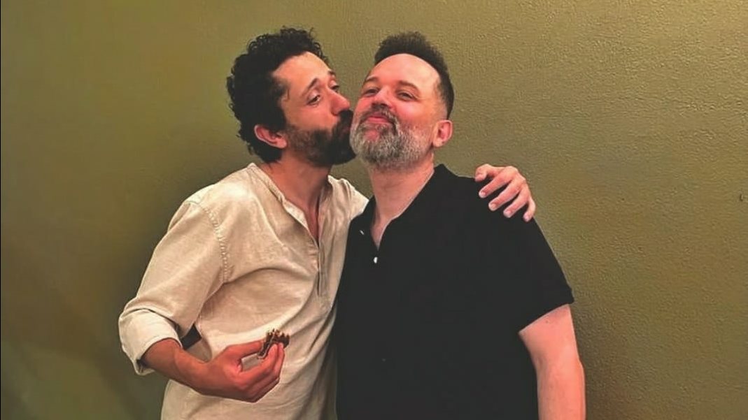 محمد محمود عبد العزيز يرزق بمولوده الثاني ويطلق عليه اسم والده الراحل 