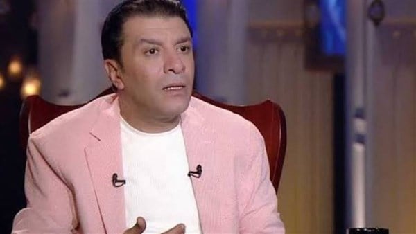 مصطفى كامل منفعلاً: 