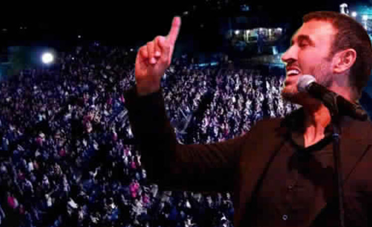 بالفيديو: كاظم الساهر يتعرّض لموقف مُحرِج على المسرح في إحدى حفلاته