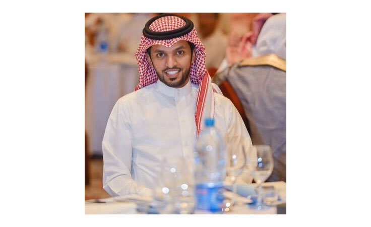 بالفيديو فتاة تصف المذيع السعودي محمد التوم بالفشل والمذيع يرد