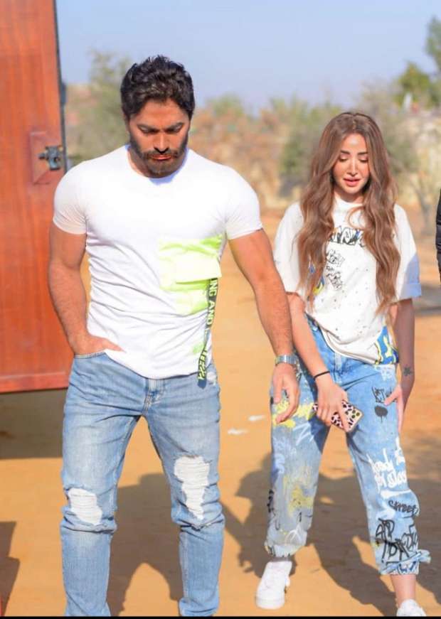 هنا الزاهد تختار التعاون مع تامر حسني أفضل من أحمد عز