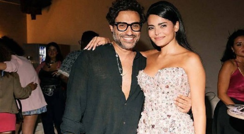 يتوسطهما المأذون… صورة تجمع بين أحمد فهمي وأسماء جلال تثير الجدل