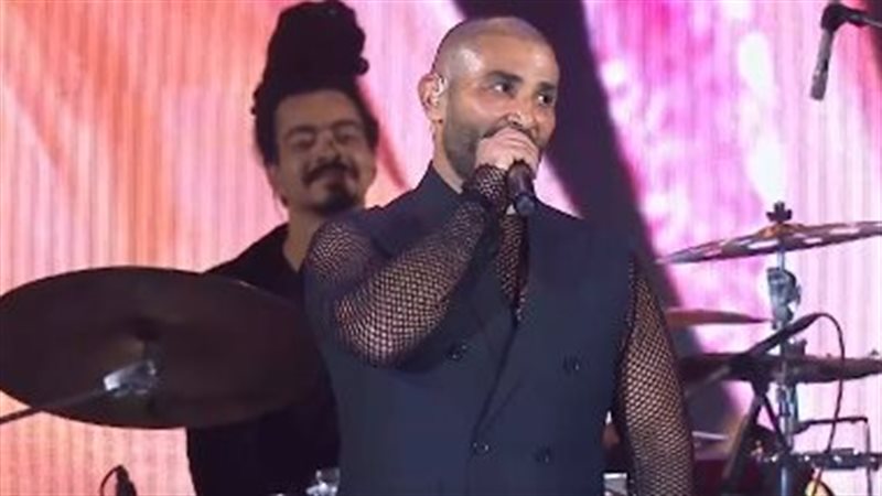 أحمد سعد يعتذر عن اراتدائه 