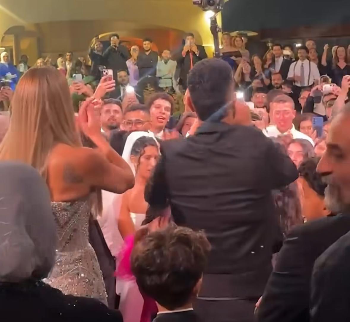 ريم مصطفى تحتفل بـ زفاف نجلها وأول ظهور لـ أحمد سعد بعد تعافيه من أزمته الصحية