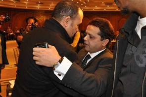 زوجة عامر منيب، بناته وشقيقه... تخلّوا عنه!