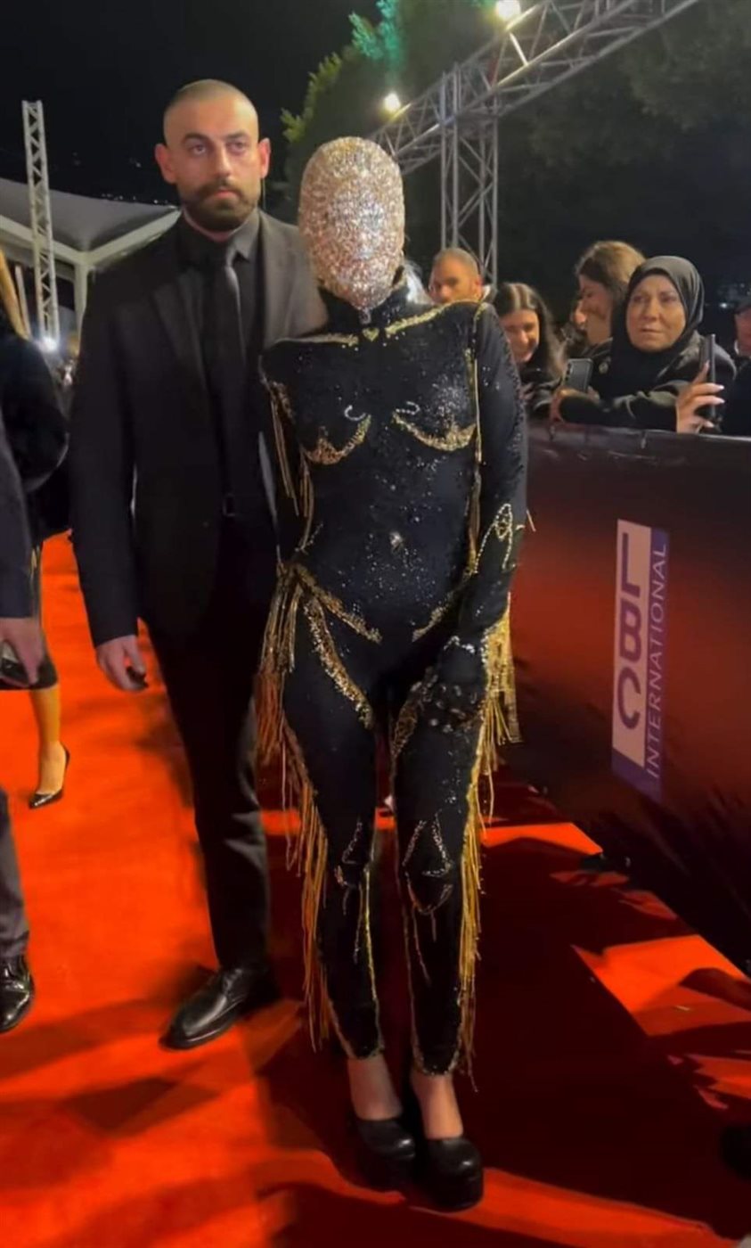 باميلا الكيك ترد على اتهامات بتقليدها للمغني توليت