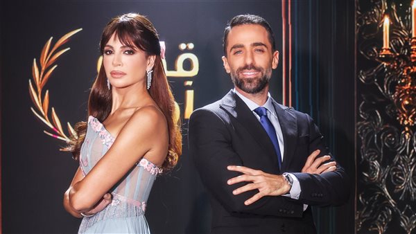 رسائل إعجاب متبادلة بين إليسا وآمال ماهر بعد غناء الأخيرة أغنية 