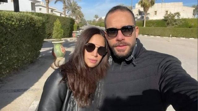 رسائل رومانسية متبادلة بين أمال ماهر وزوجها عبر 