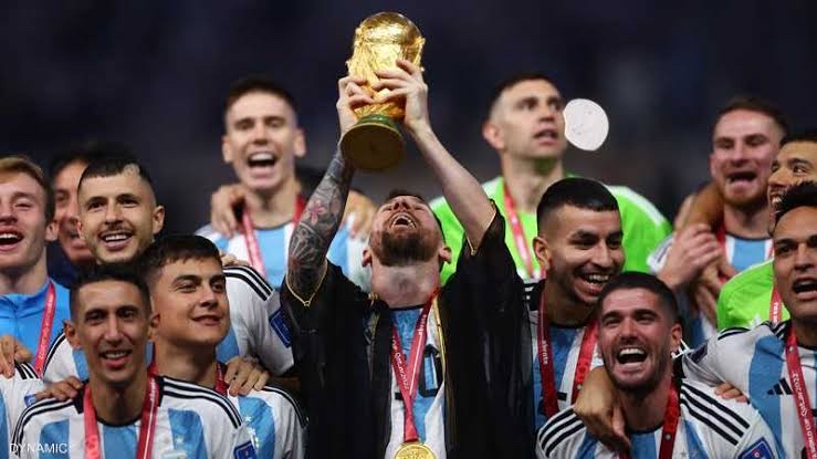 محمد رمضان يحتفل بفوز الأرجنتين ببطولة كأس العالم