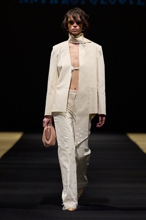 Anthropologie تخطو إلى منصة دبي