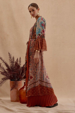 أناقة خالدة وأحدث صيحات الموضة في مجموعة Anthropologie لرمضان