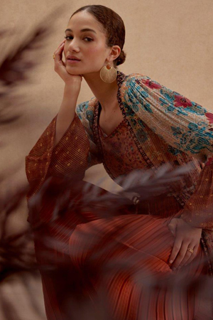 أناقة خالدة وأحدث صيحات الموضة في مجموعة Anthropologie لرمضان