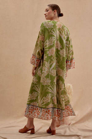 أناقة خالدة وأحدث صيحات الموضة في مجموعة Anthropologie لرمضان