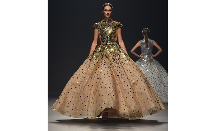 الأنوثة المتوهّجة نجمة عرض Atelier Zuhra