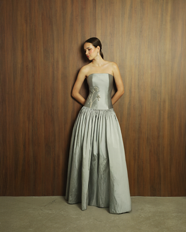 اختياراتنا لفساتين سهرة جريئة لموسم الأعياد