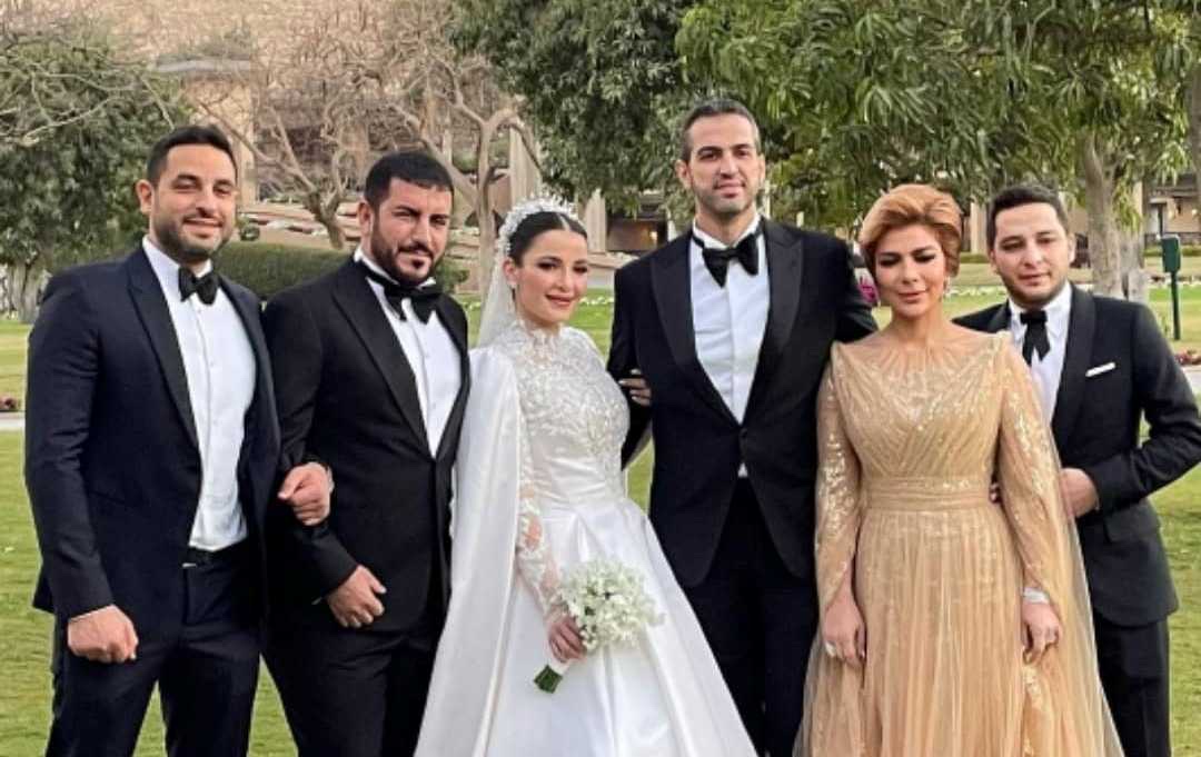 تعليق أصالة بعد حفل زفاف ابنتها شام الذهبي